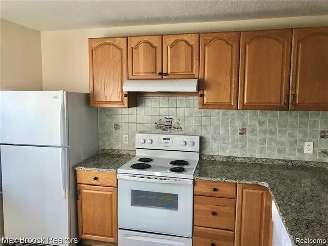 Building Photo - 1653 Wimbledon Dr