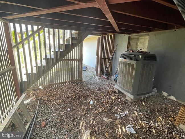 Building Photo - 14894 Cordell Ave