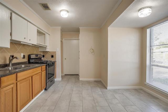 Building Photo - 5708 Bowling Dr