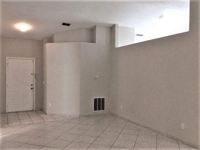 Building Photo - 4503 Oakbrook Court