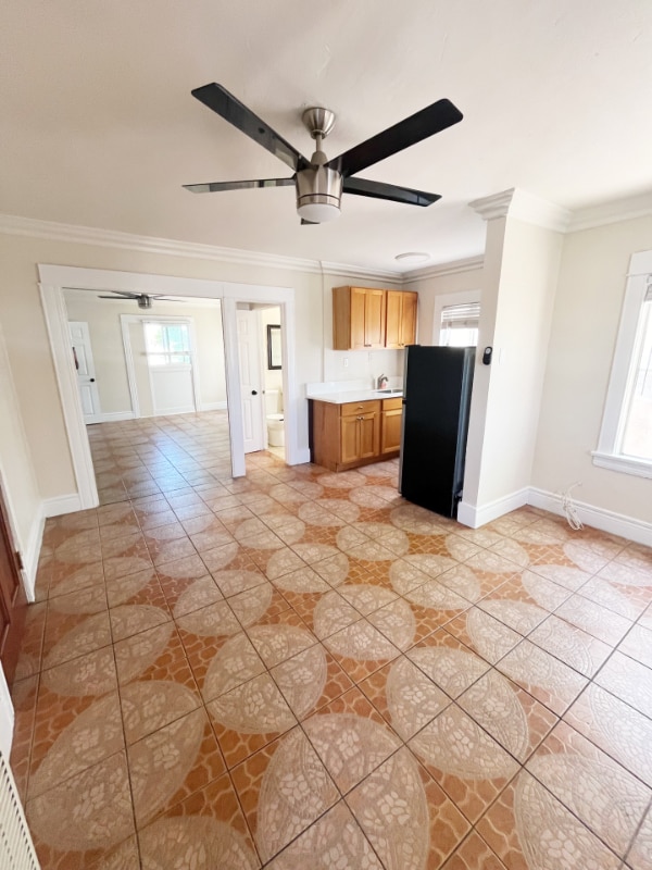 Foto del edificio - 744 Pine Ave