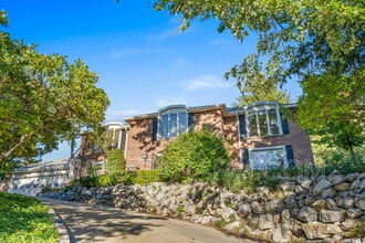 Building Photo - 1577 E Tomahawk Dr