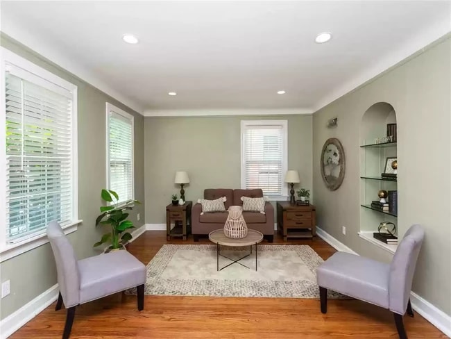 Building Photo - 8739 White Ave