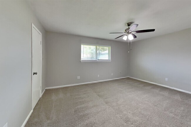 Building Photo - 1920 Crooked Creek Ln