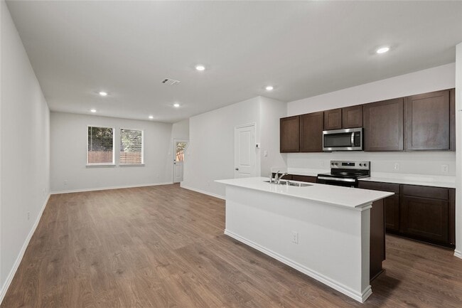 Building Photo - 7016 Vining Dr