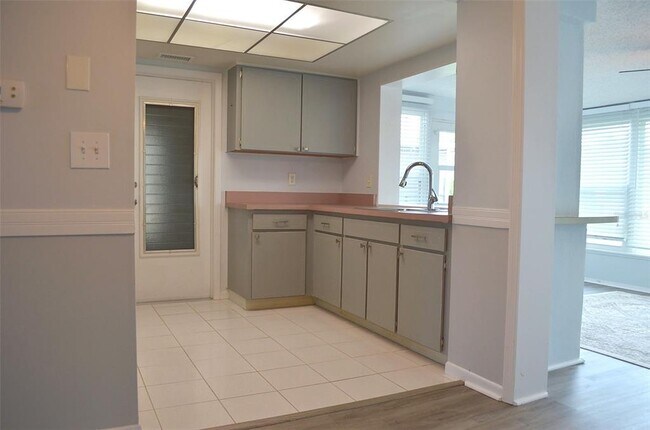 Foto del edificio - 9632 42nd St N