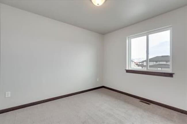 Building Photo - 1307 Westwood Cir