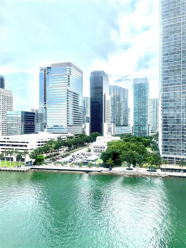 Foto del edificio - 701 Brickell Key Blvd