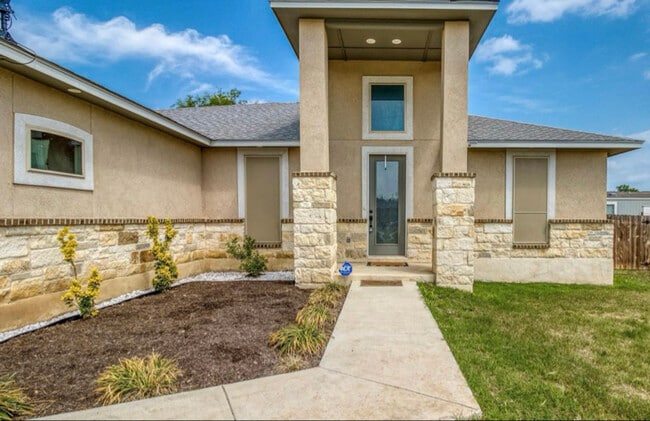 Building Photo - 478 Las Palomas Dr