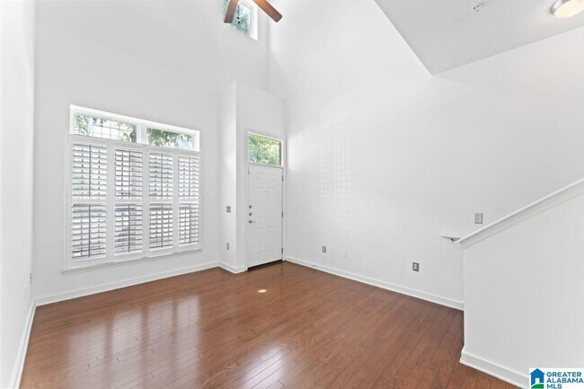 Foto del edificio - 2020 5th Ave S