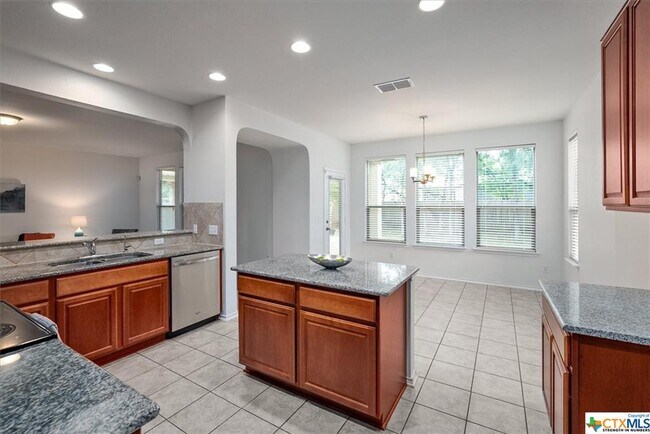 Building Photo - 318 Autumn Willow Dr