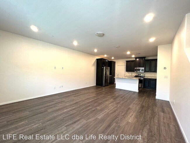 Building Photo - 3 br, 2.5 bath House - 6261 Cappadocia St