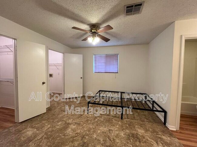 Building Photo - 168 Stockmen