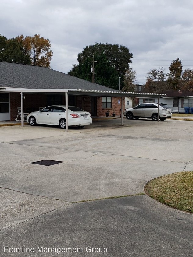 Primary Photo - 335 Dulles Dr