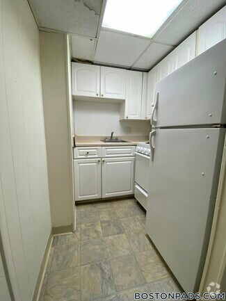 Building Photo - 62 Boylston St