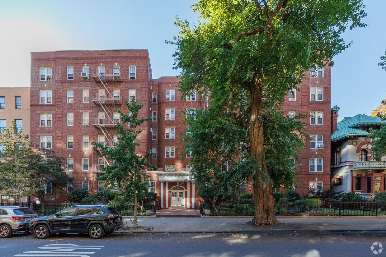 360 Clinton Ave, Brooklyn, NY 11238 Apartments in Brooklyn, NY