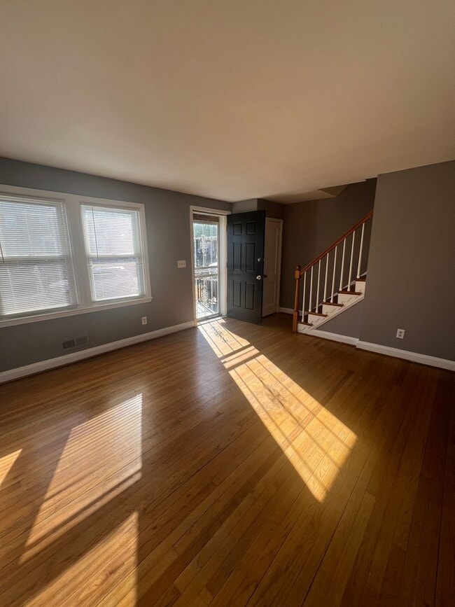 Building Photo - Lovely 3 Bedroom Home in East Baltimore