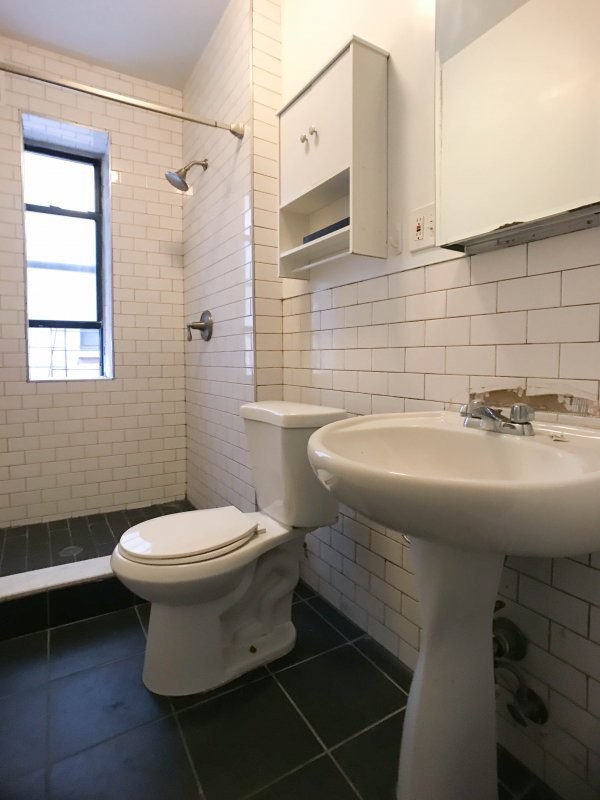 Primary Photo - 2546 7th Ave