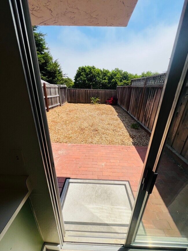 Building Photo - 405 Sailfish Dr