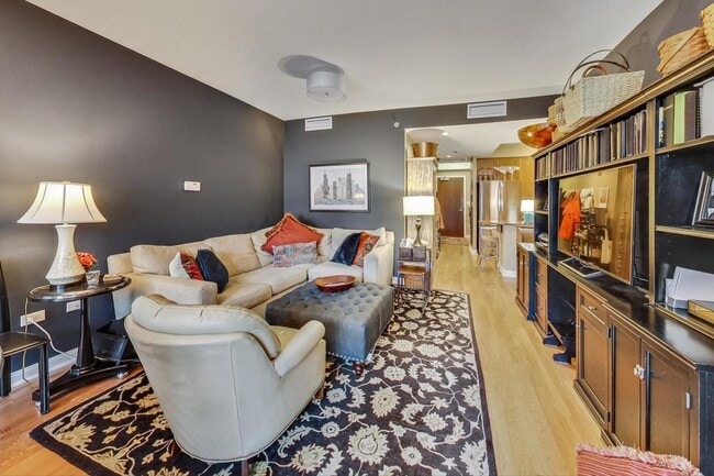 Building Photo - 130 N Garland Ct
