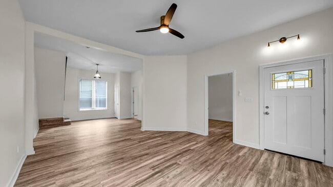 Building Photo - Newly Renovated Rental Home