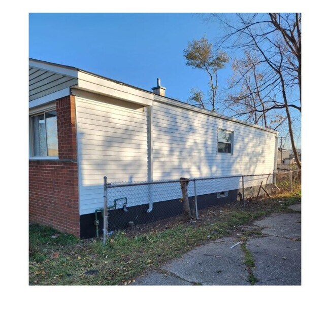 7204 Edgeton St, Hamtramck, MI 48212 House Rental in Hamtramck, MI