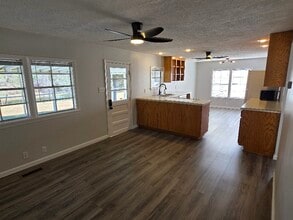 Building Photo - 57 Benchmark Dr