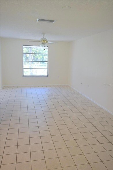 Foto del edificio - 1639 Manor Rd