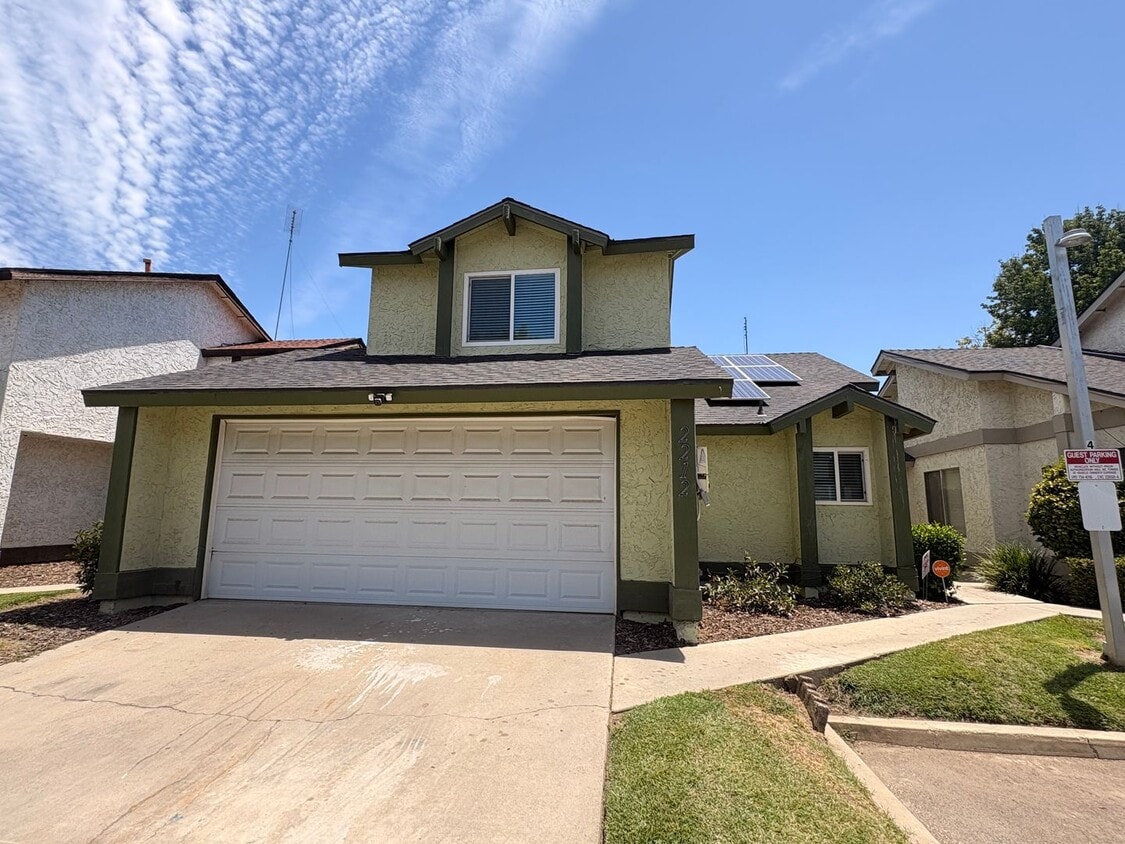 Building Photo - Wonderful 3 bedroom 2 bathroom home in HOA community