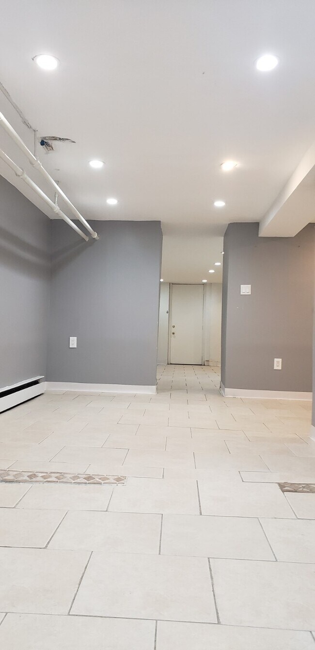 Foto del edificio - 7446 65th St