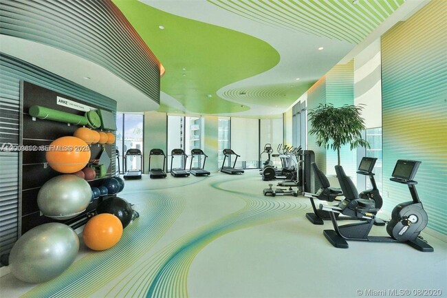 Foto del edificio - 501 NE 31st St