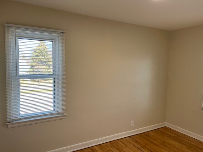 Building Photo - 3075 N 80th St
