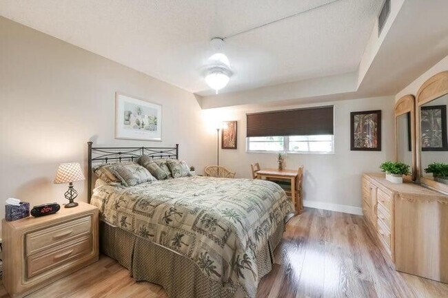 Building Photo - 5340 NW 2nd Ave