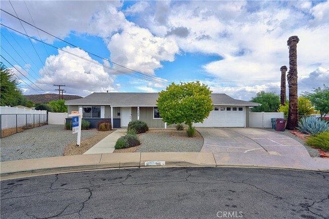 Foto del edificio - 26960 McCall Ct