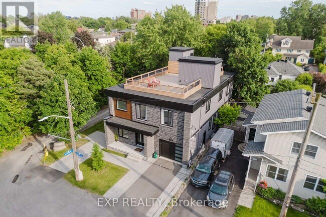 Photo du bâtiment - 62 Columbus Ave