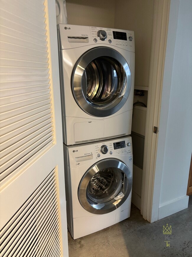 Building Photo - 20-26 Sunnyside St. Unit 6