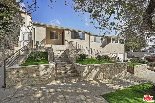 Foto del edificio - 1850 Holmby Ave