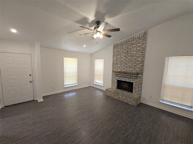 Building Photo - 16 N Circlewood Glen