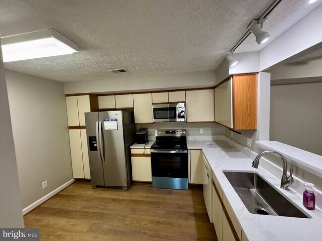 Foto del edificio - 3804 Ridge Knoll Ct