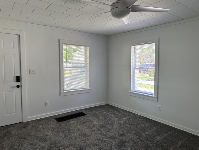 Foto del edificio - 1453 S Oak Ave