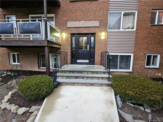 Building Photo - 18 Tanager Rd