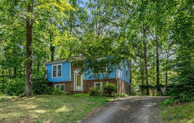Building Photo - Lovely 3 bedroom, 1 1/2 bathroom home in G...