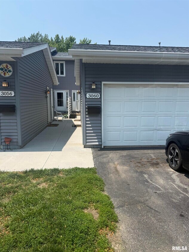 Primary Photo - 3060 Parkwild Dr