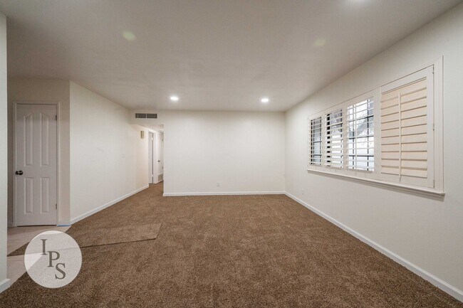Building Photo - Westside Fresno Home with SOLAR, 4BR/3BA, ...