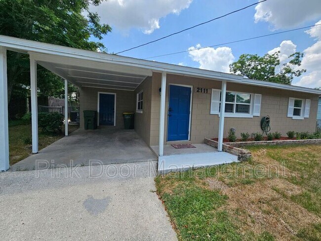 Building Photo - 2111 Parkview Ave