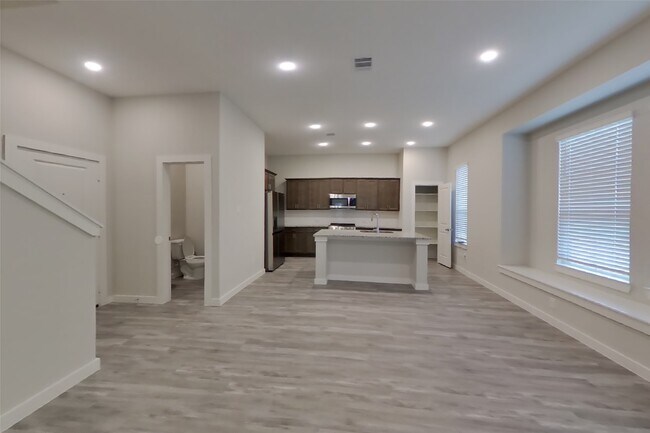 Building Photo - 4902 San Fabiano Ct