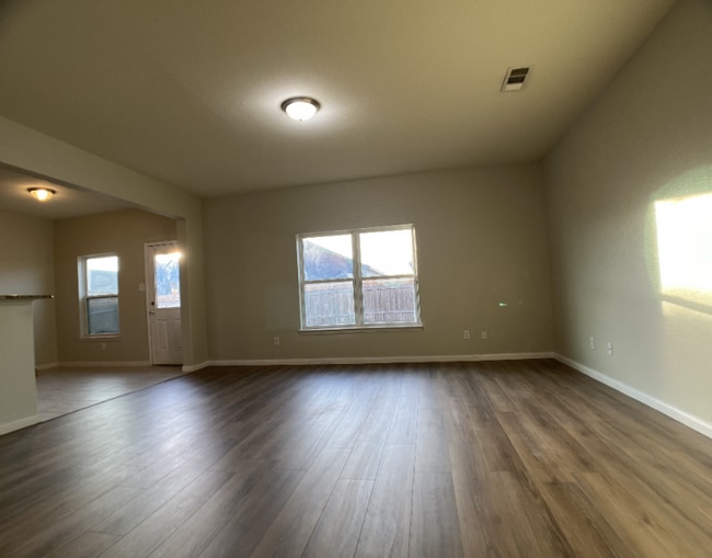 Foto del edificio - 312 Magnolia Dr