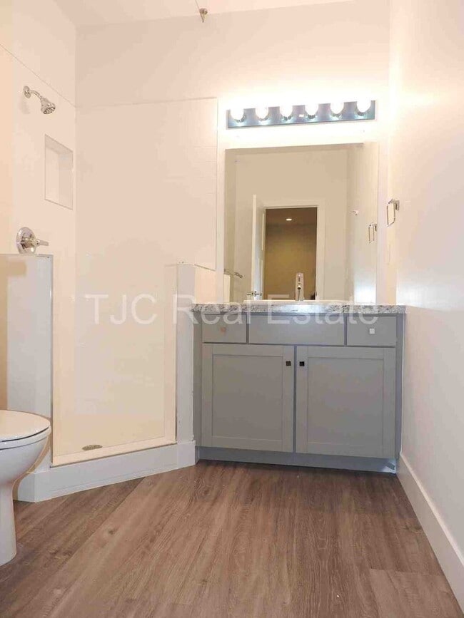 Foto del edificio - 6704 Ralston Rd