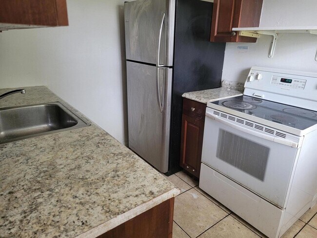Foto del edificio - 275 NW 187th St