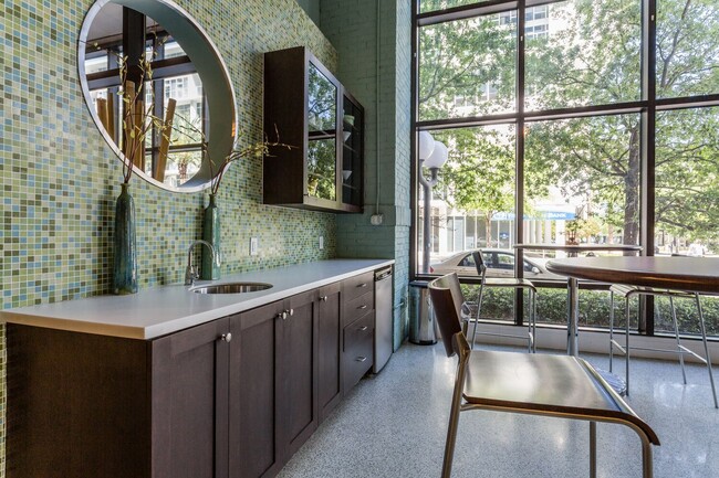 Lobby - 175 2nd St S